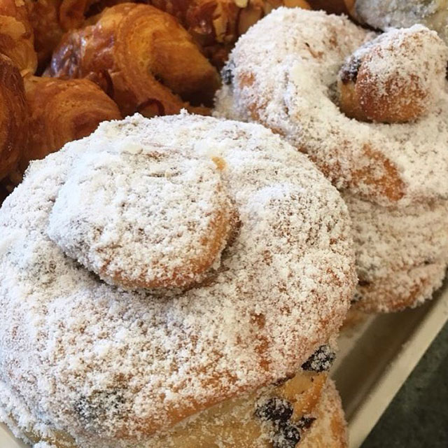 Baked Currant Doughnut